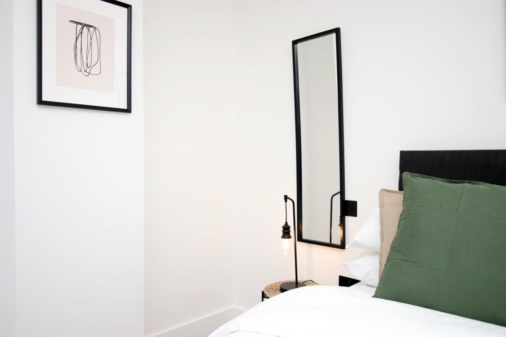 2 Bedroom With Free Parking Суиндон Экстерьер фото