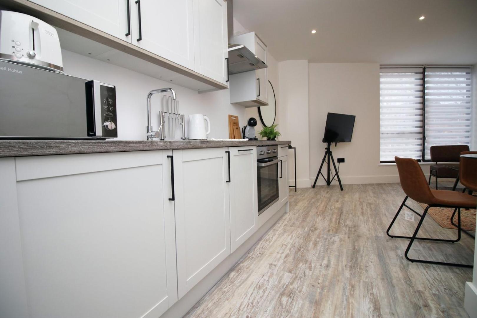 2 Bedroom With Free Parking Суиндон Экстерьер фото