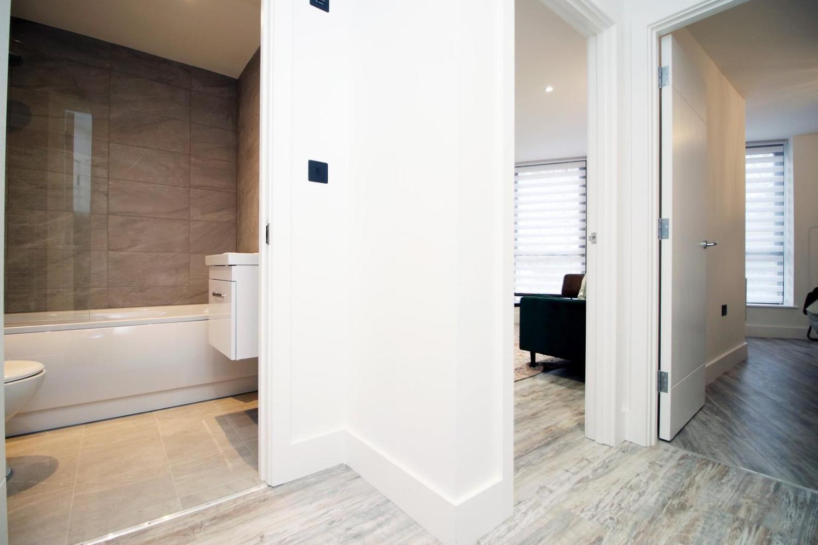 2 Bedroom With Free Parking Суиндон Экстерьер фото